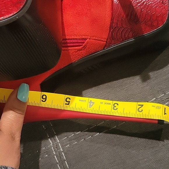 Luichiny Booties - Picture 5 of 5